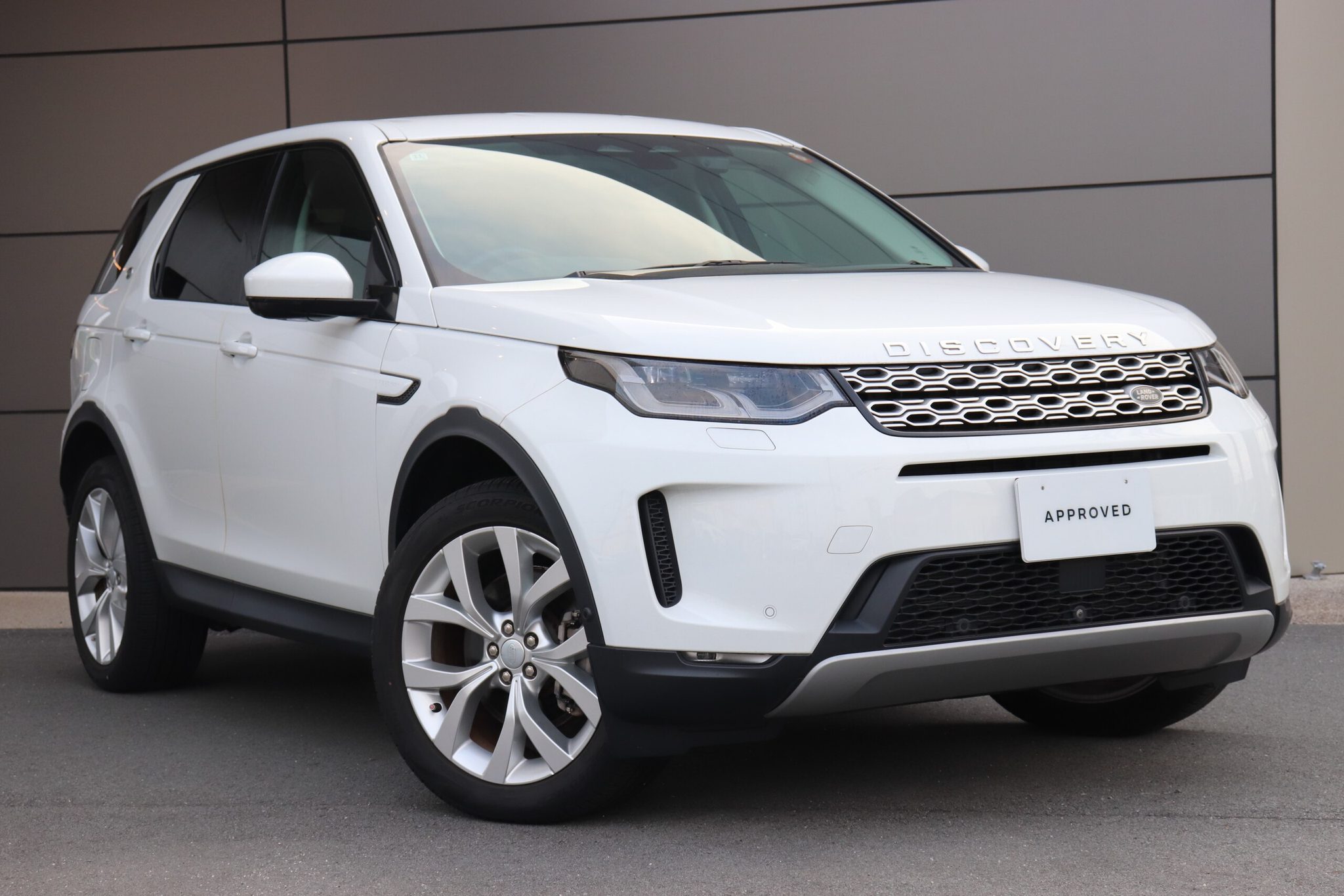 Land Rover Discovery 2022 — миниатюра 10