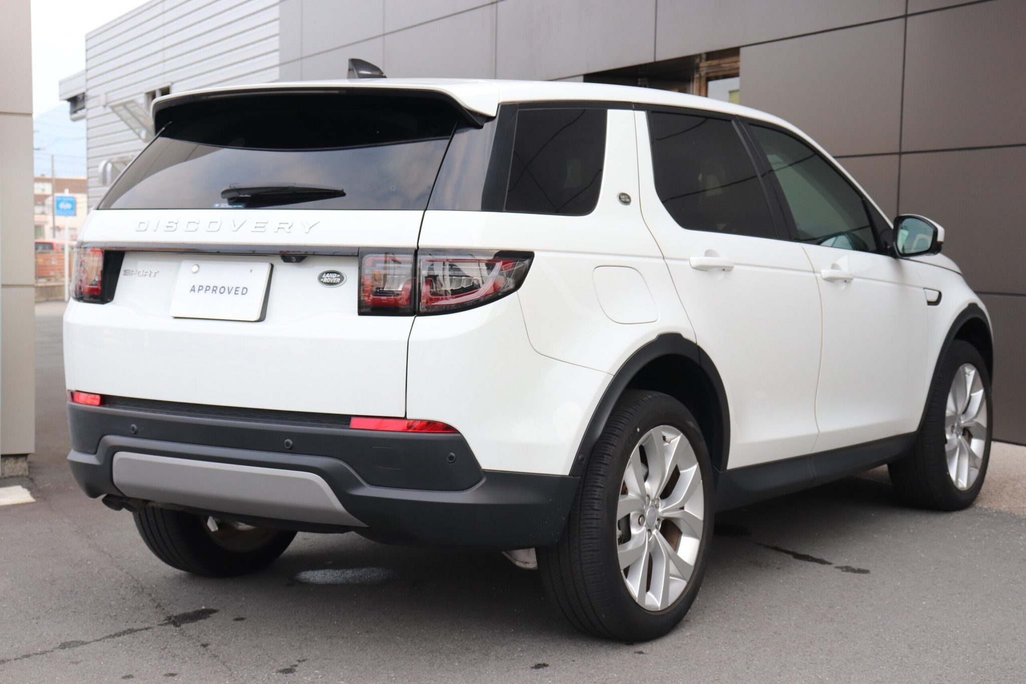 Land Rover Discovery 2022 — миниатюра 6