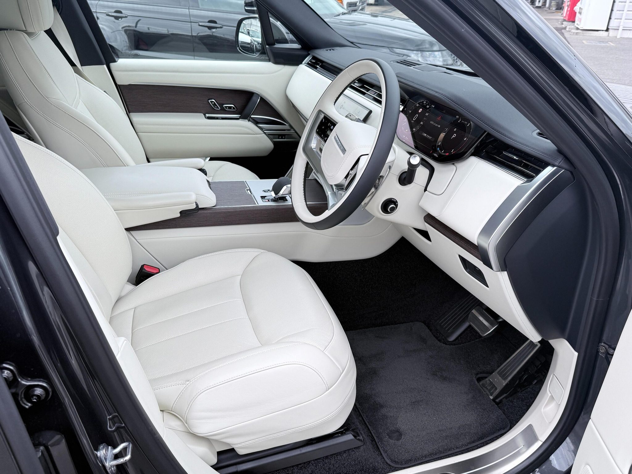 Land Rover Range Rover 2025 — миниатюра 10