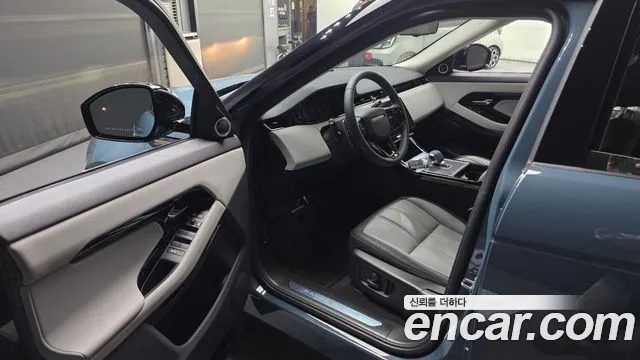Land Rover Range Rover Evoque 2024 — миниатюра 10