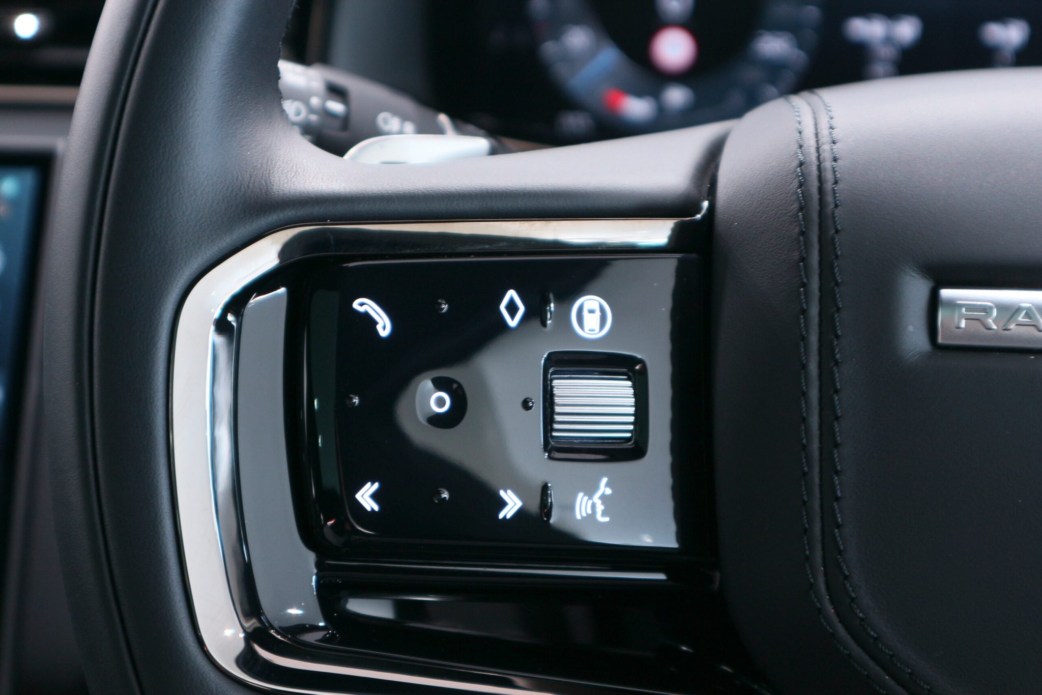 Land Rover Range Rover Evoque 2025 — миниатюра 8