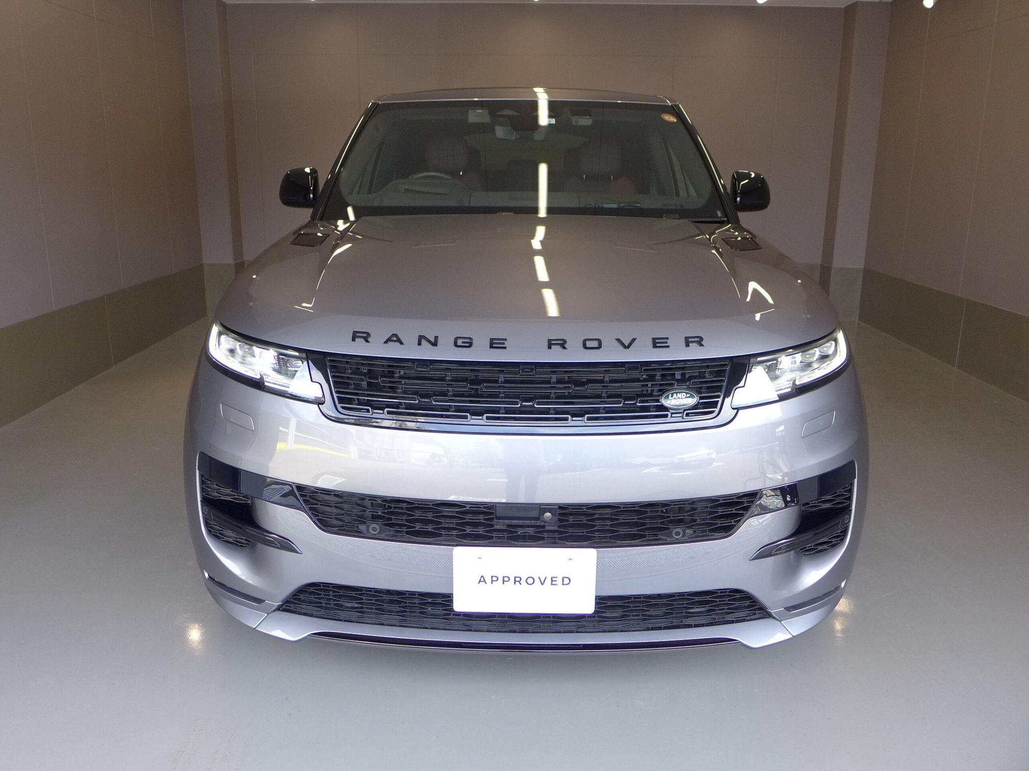 Land Rover Range Rover Sport 2023 — миниатюра 8