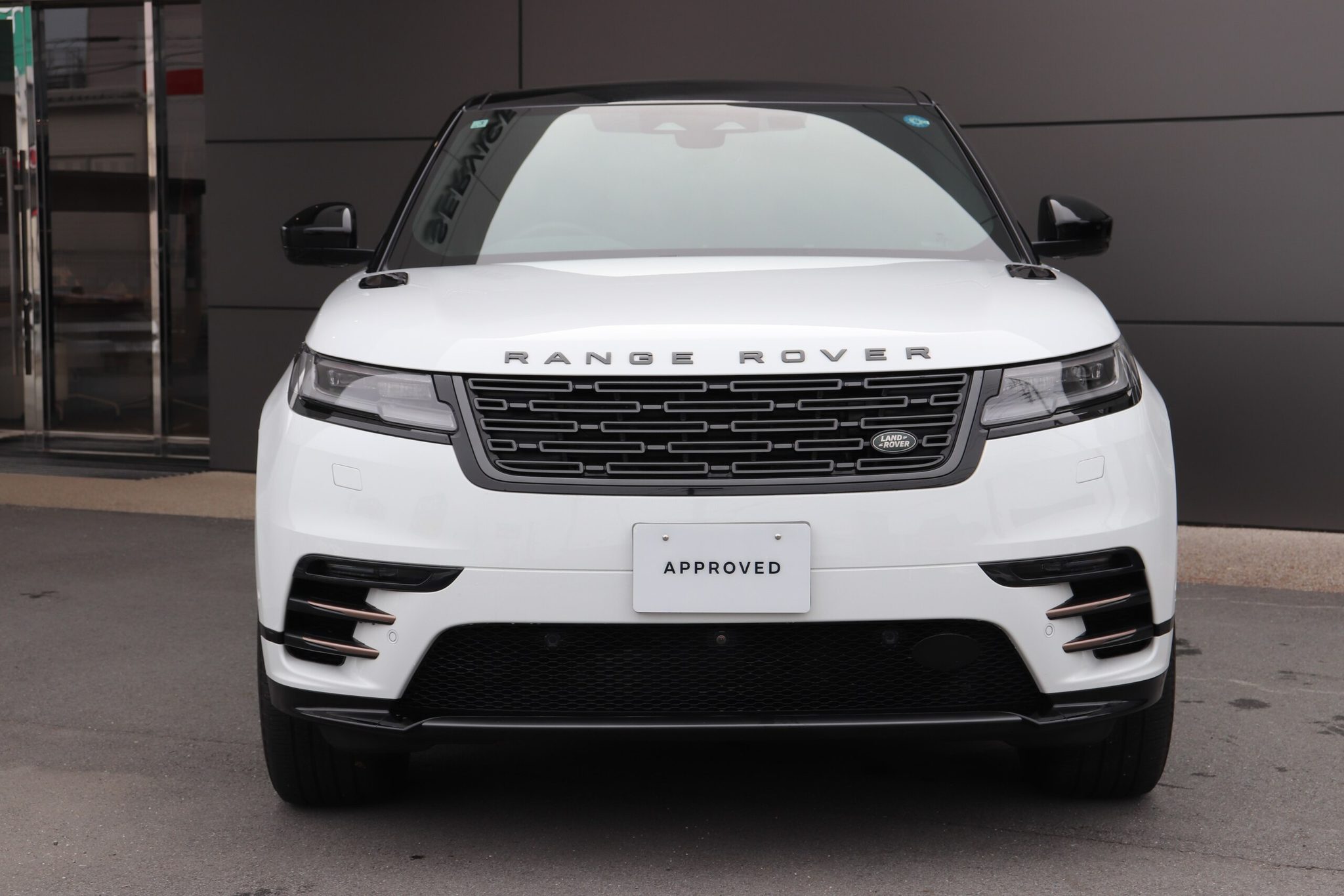 Land Rover Range Rover Velar 2025 — миниатюра 2