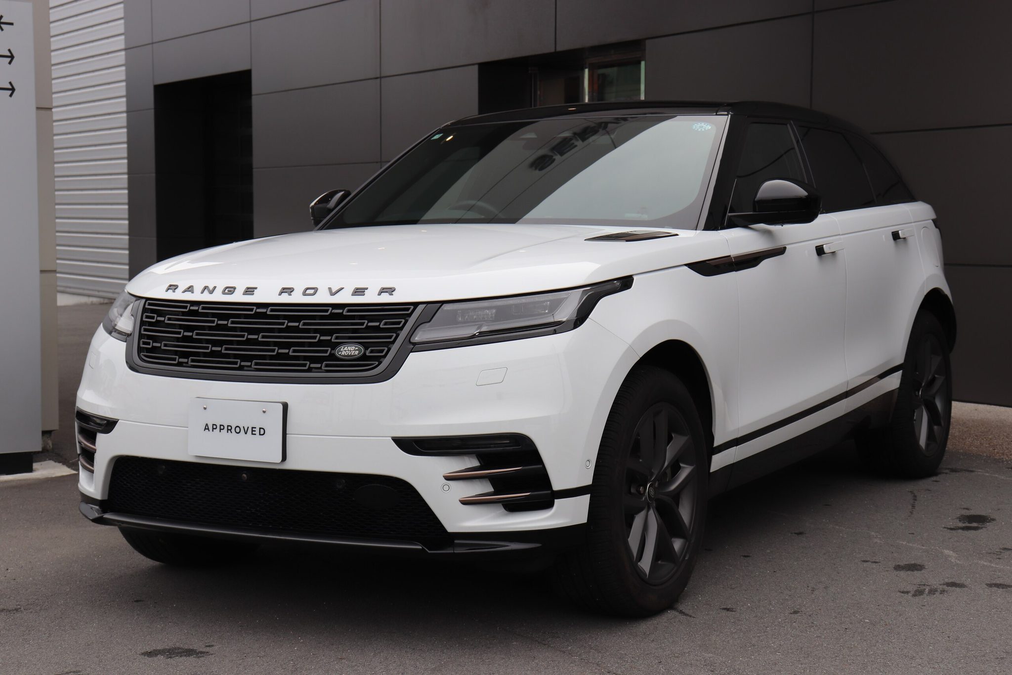 Land Rover Range Rover Velar 2025 — миниатюра 3