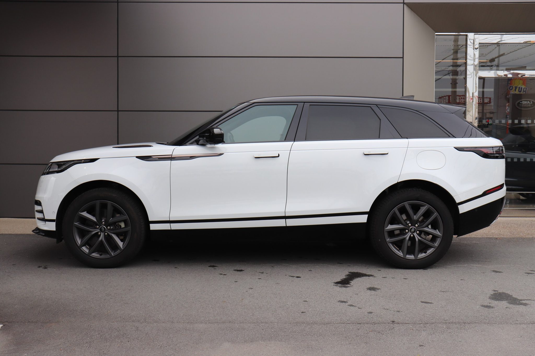Land Rover Range Rover Velar 2025 — миниатюра 5