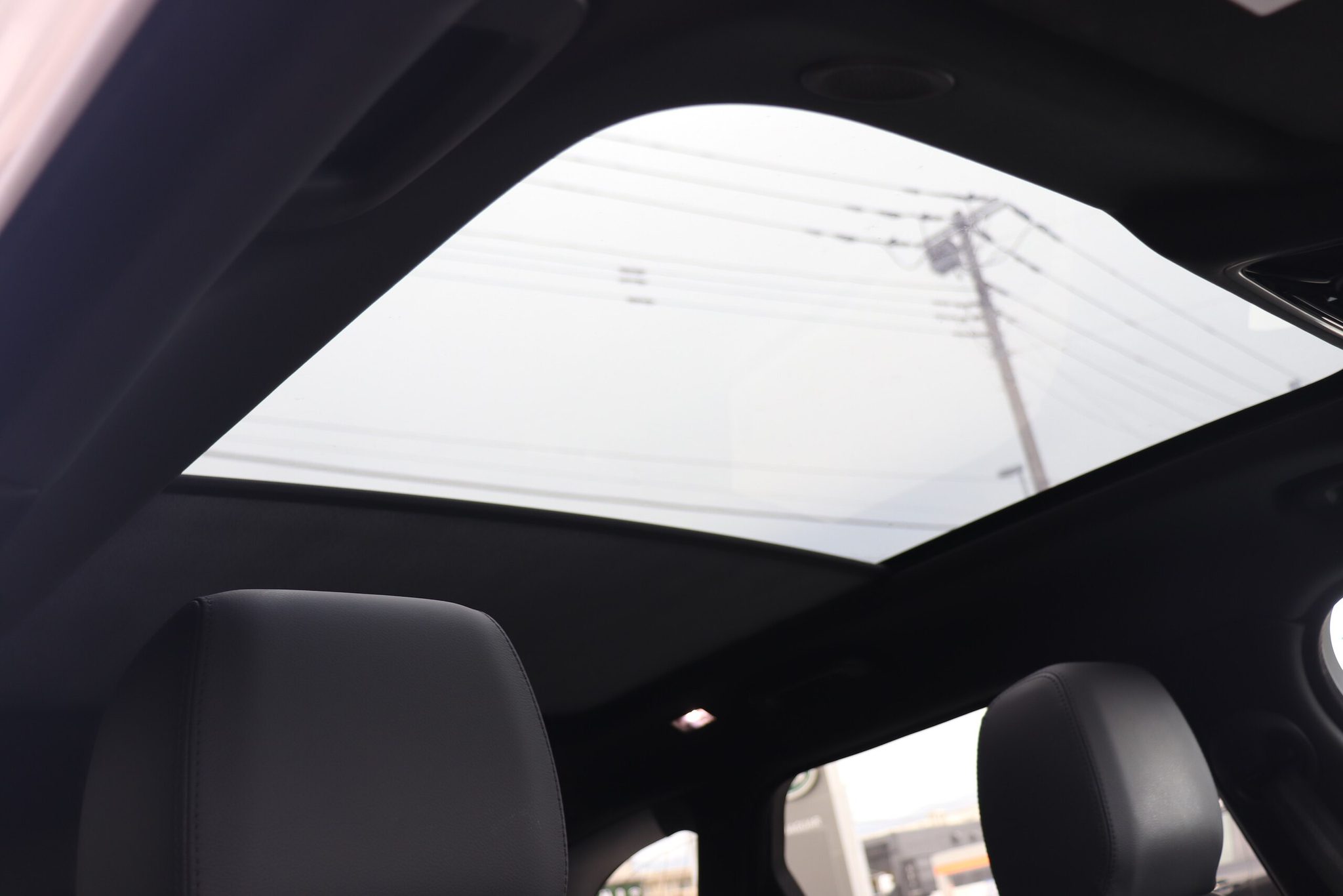 Land Rover Range Rover Velar 2025 — миниатюра 9