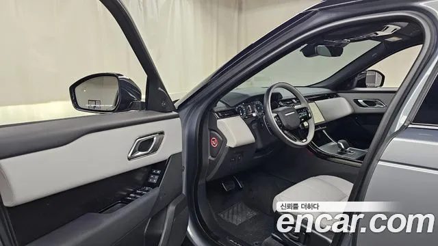 Land Rover Range Rover Velar 2026 — миниатюра 10