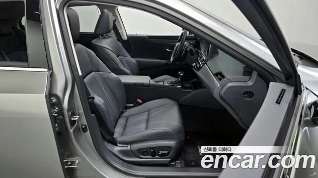 Lexus ES 2025 — миниатюра 10