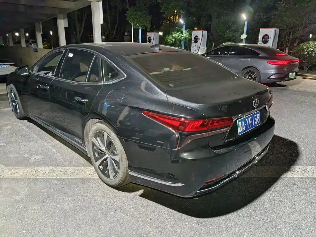 Lexus LS 2021 — миниатюра 6