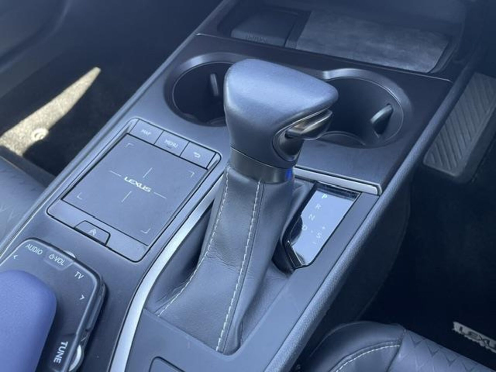 Lexus UX 2021 — миниатюра 8