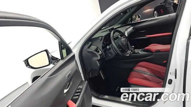Lexus UX 2022 — миниатюра 10