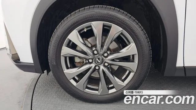 Lexus UX 2022 — миниатюра 5