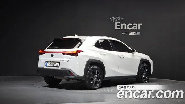 Lexus UX 2024 — миниатюра 2