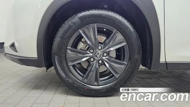 Lexus UX 2024 — миниатюра 5