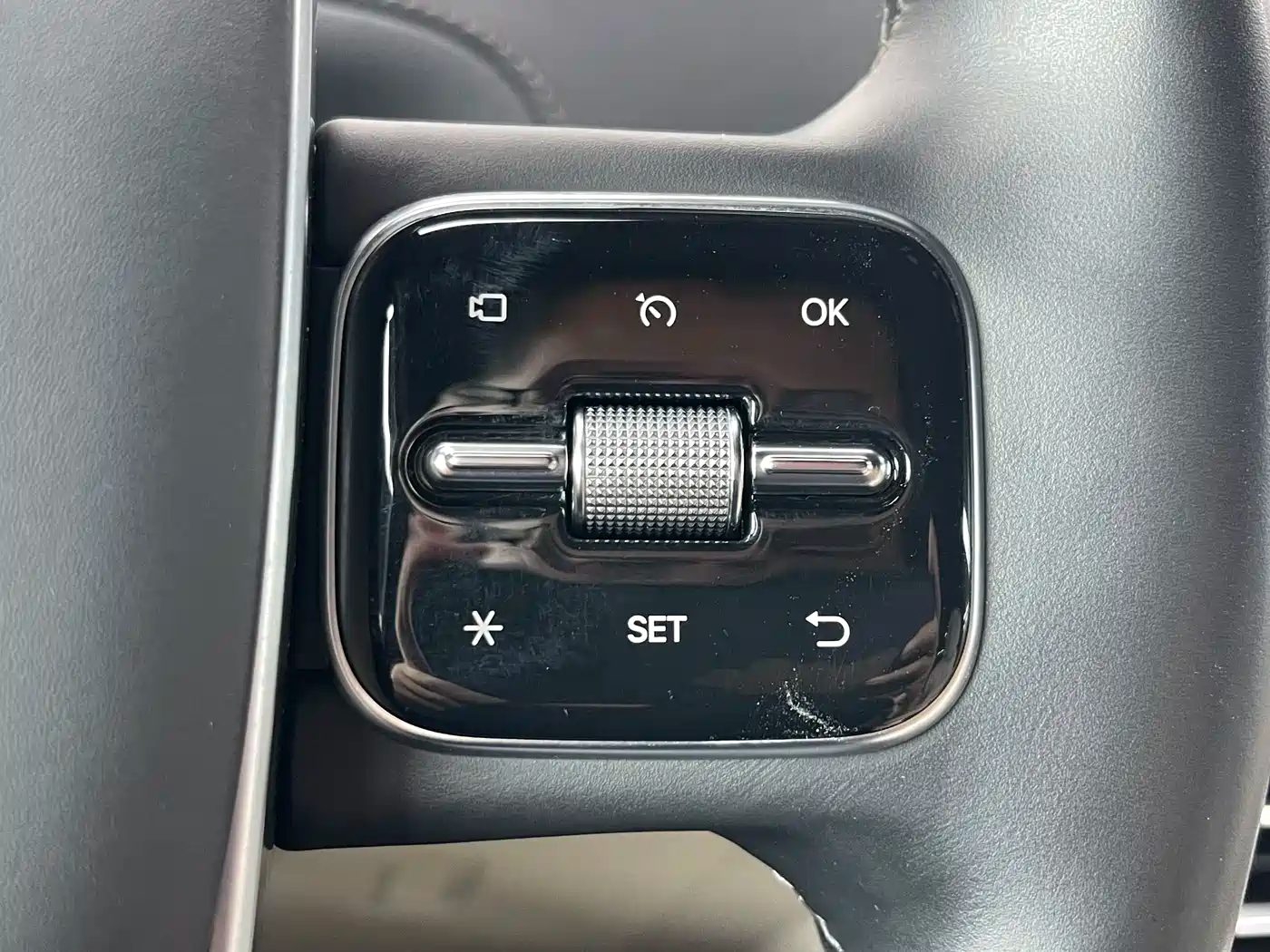 Li Auto L9 2023 — миниатюра 6