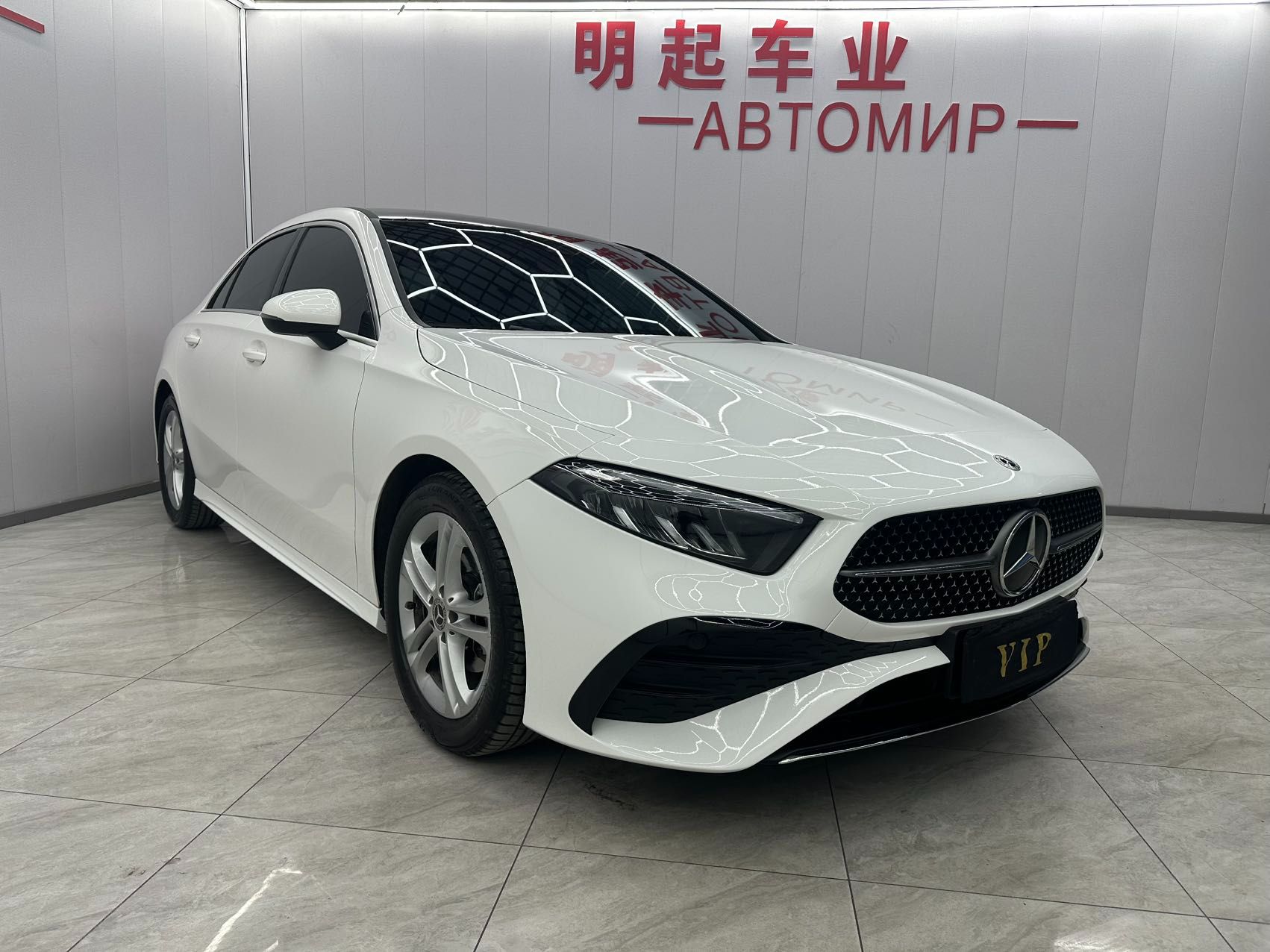 Mercedes-Benz A180L 2023 — миниатюра 4