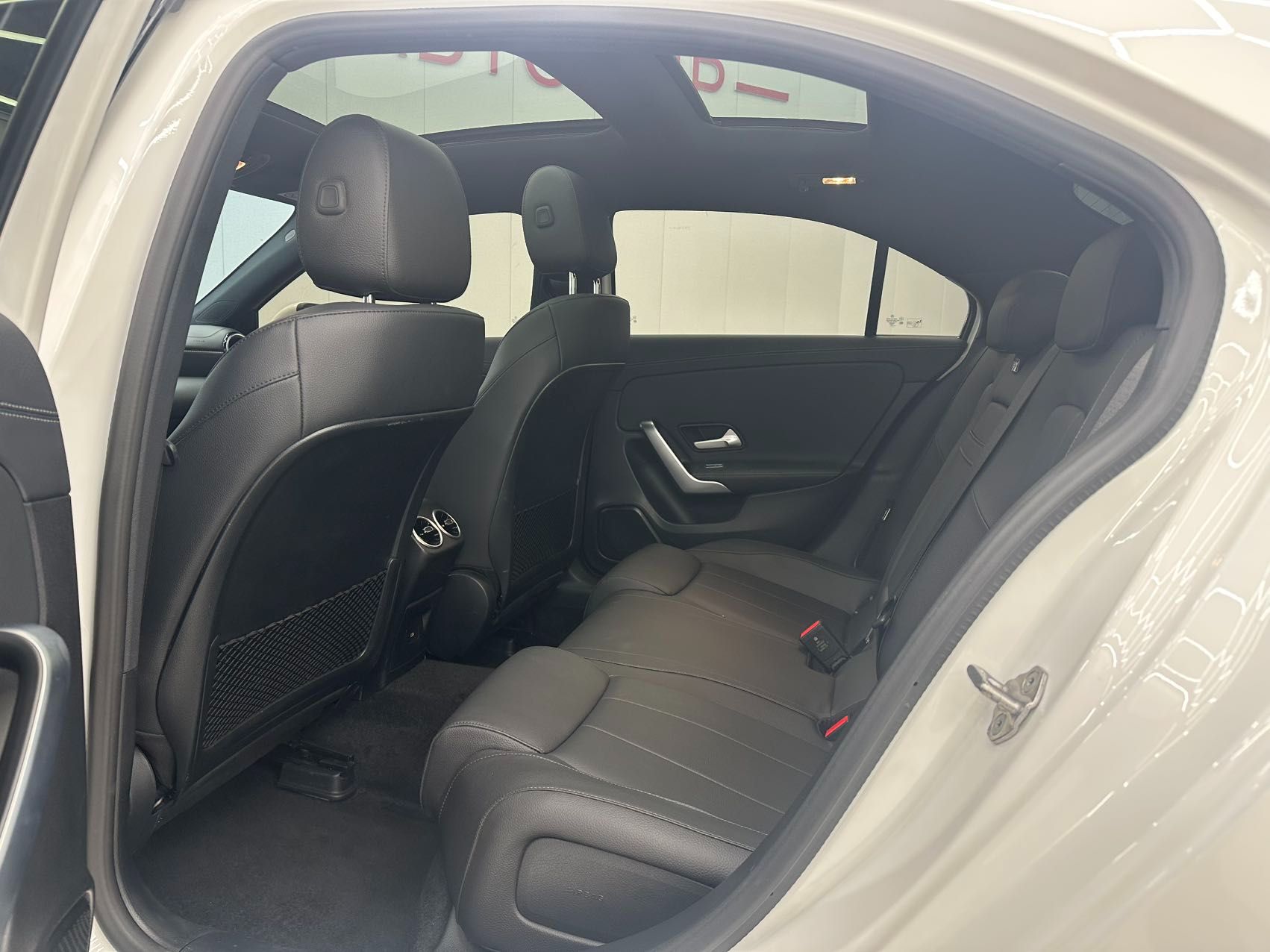 Mercedes-Benz A180L 2023 — миниатюра 7