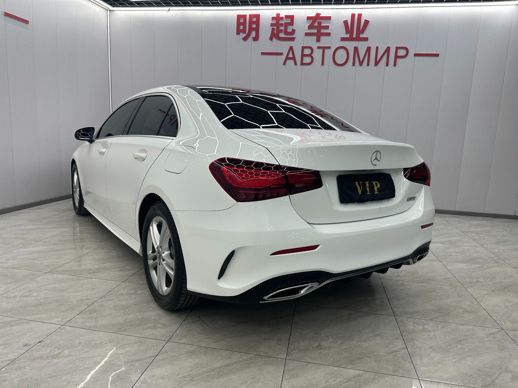 Mercedes-Benz A180L 2023 — миниатюра 8