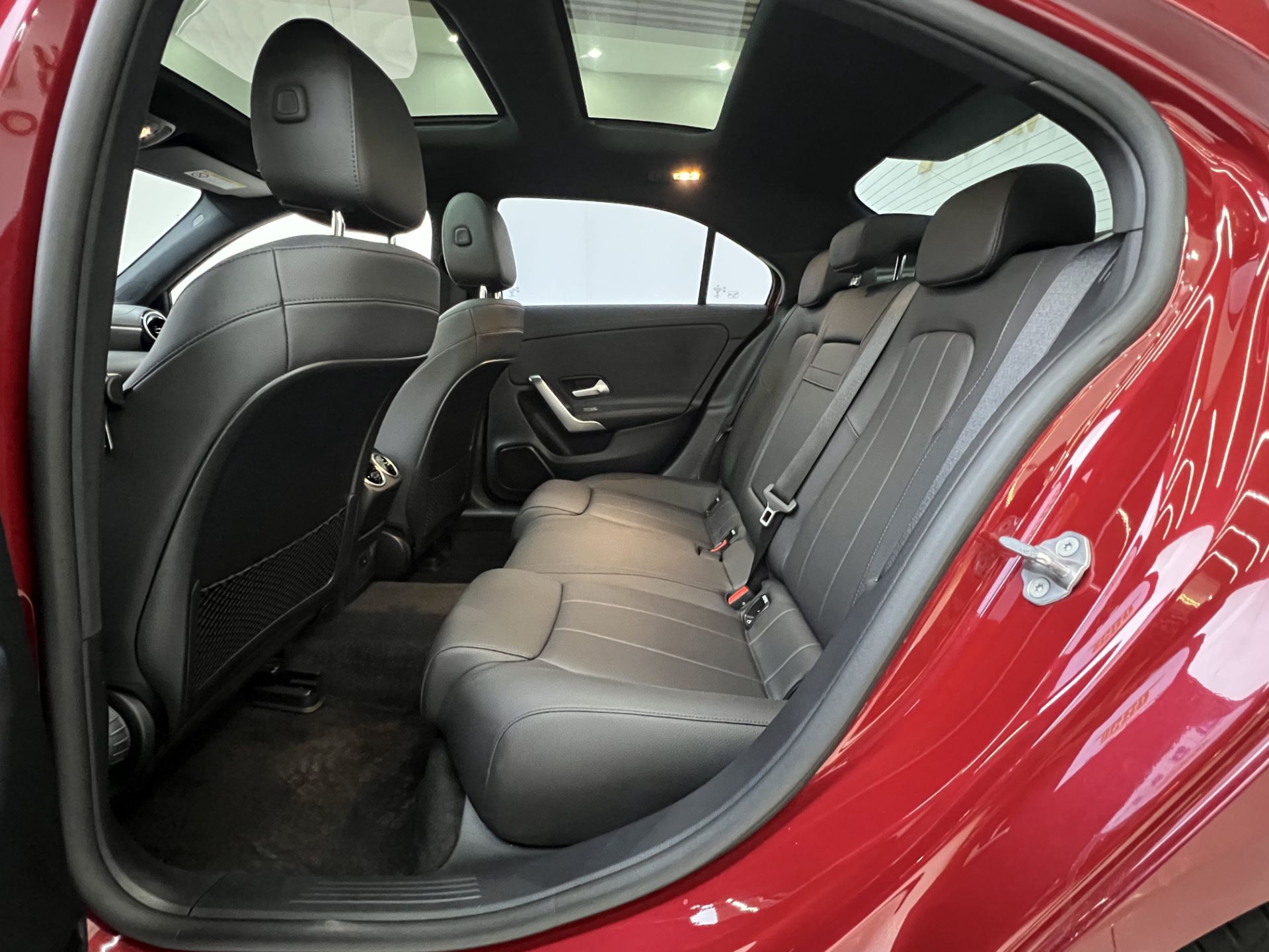 Mercedes-Benz A180L 2021 — миниатюра 2