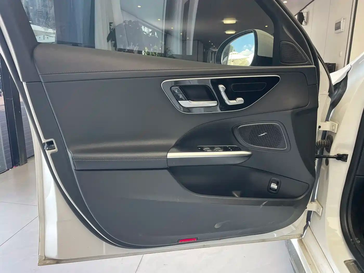 Mercedes-Benz C-Class 2023 — миниатюра 4