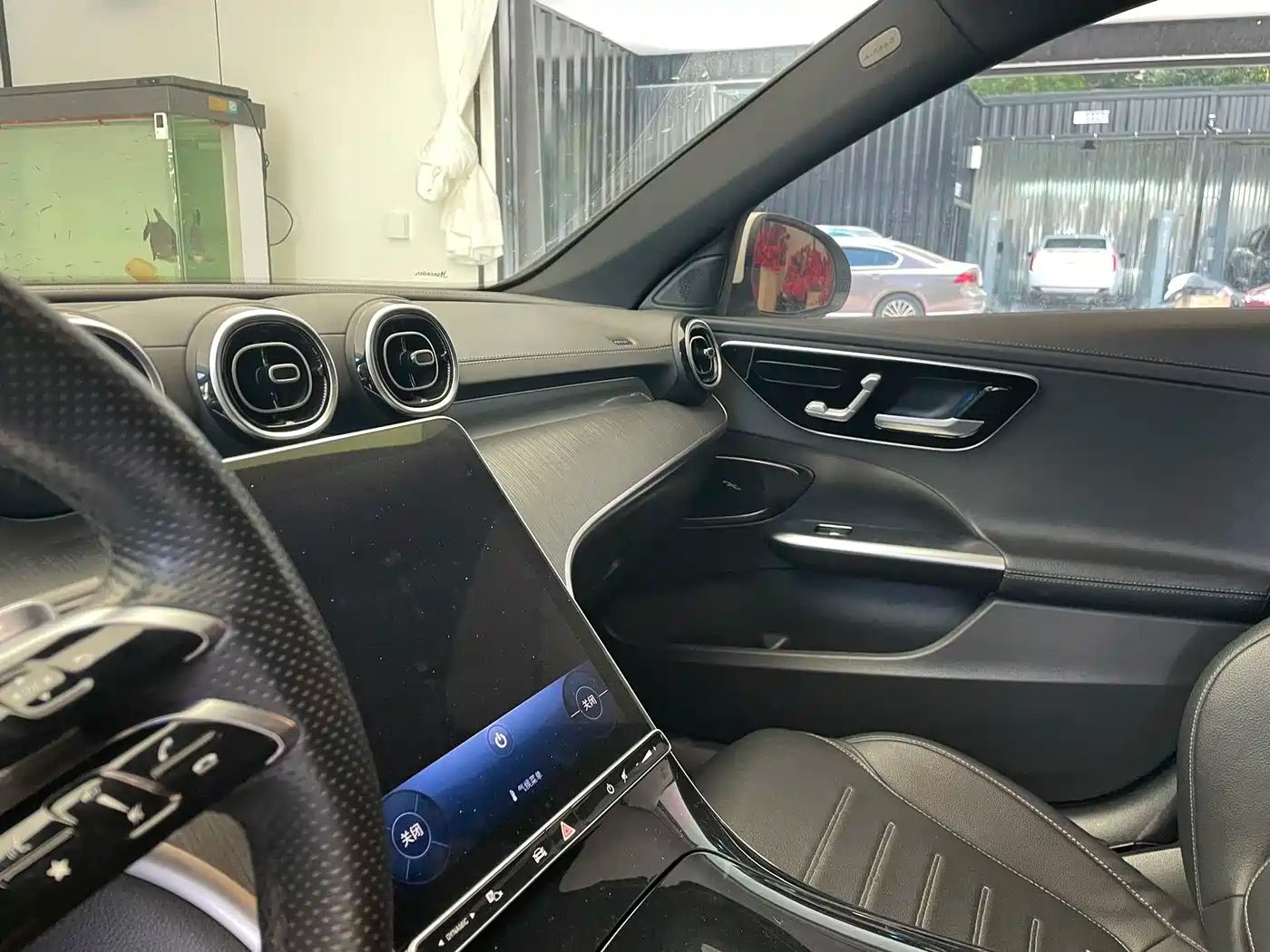 Mercedes-Benz C-Class 2023 — миниатюра 9