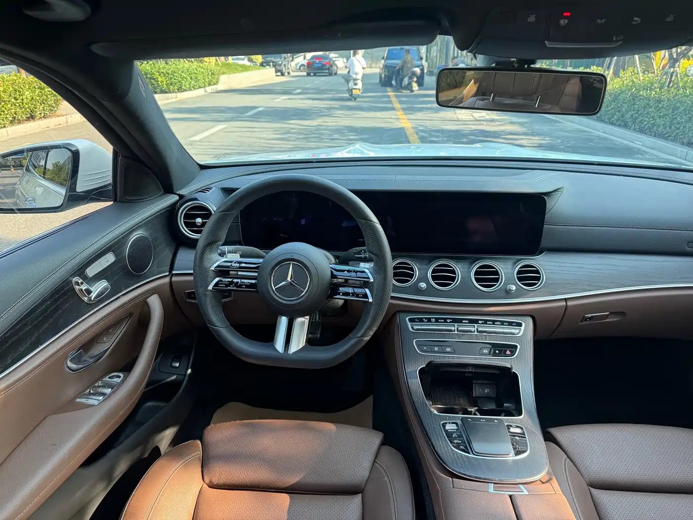 Mercedes-Benz E-Class 2021 — миниатюра 17