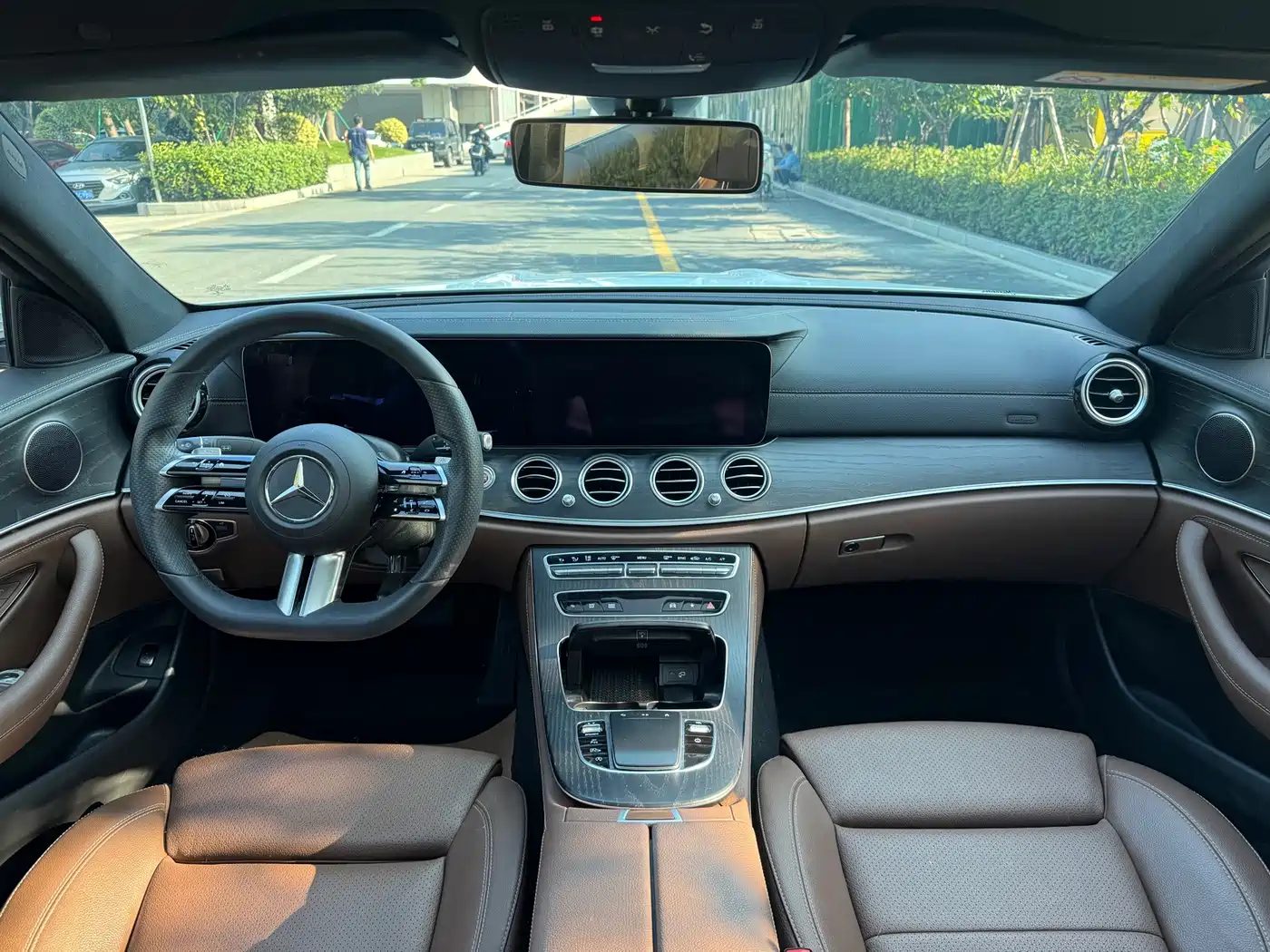 Mercedes-Benz E-Class 2021 — миниатюра 19