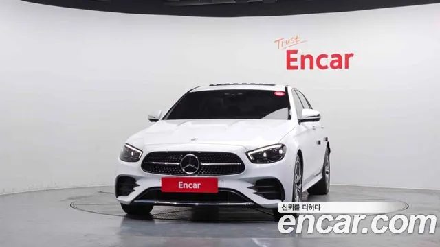 Mercedes-Benz E-Class 2022 — миниатюра 3