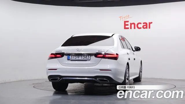 Mercedes-Benz E-Class 2022 — миниатюра 4