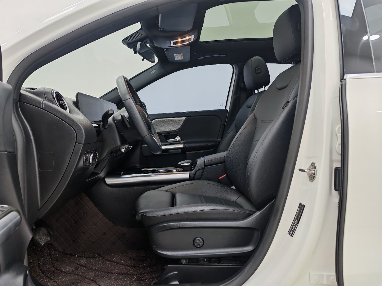 Mercedes-Benz GLA 180 2021 — миниатюра 2