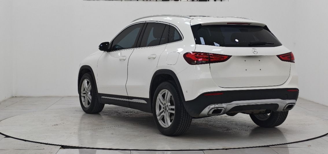Mercedes-Benz GLA 180 2021 — миниатюра 4
