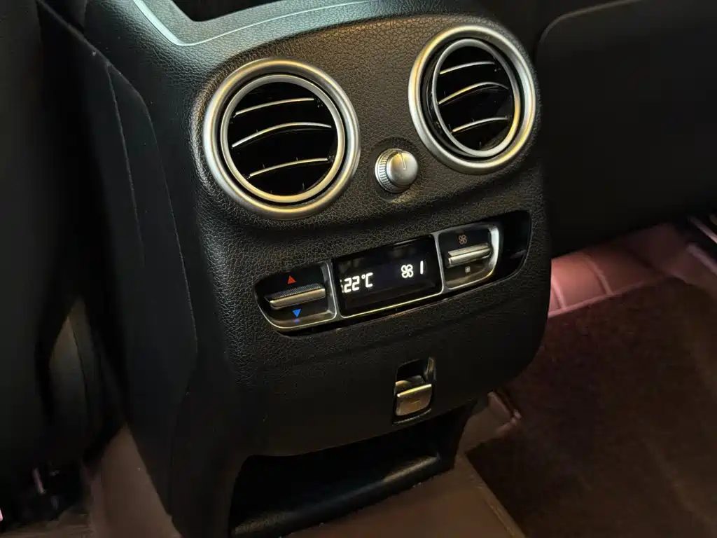 Mercedes-Benz GLC 2022 — миниатюра 25