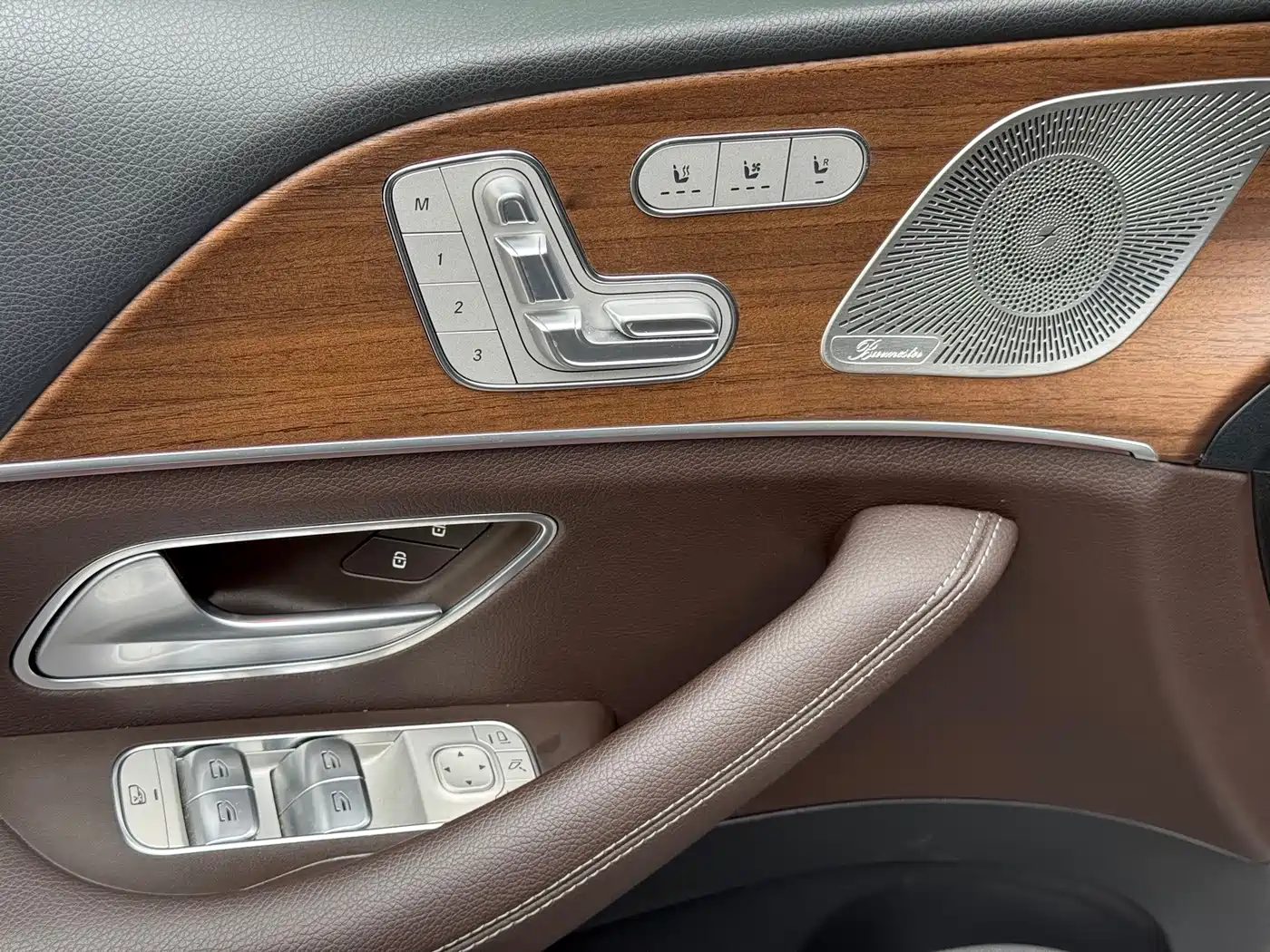 Mercedes-Benz GLS 2024 — миниатюра 12
