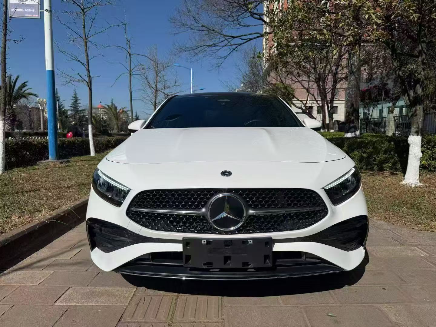 Mercedes-Benz A180L 2023 — миниатюра 4