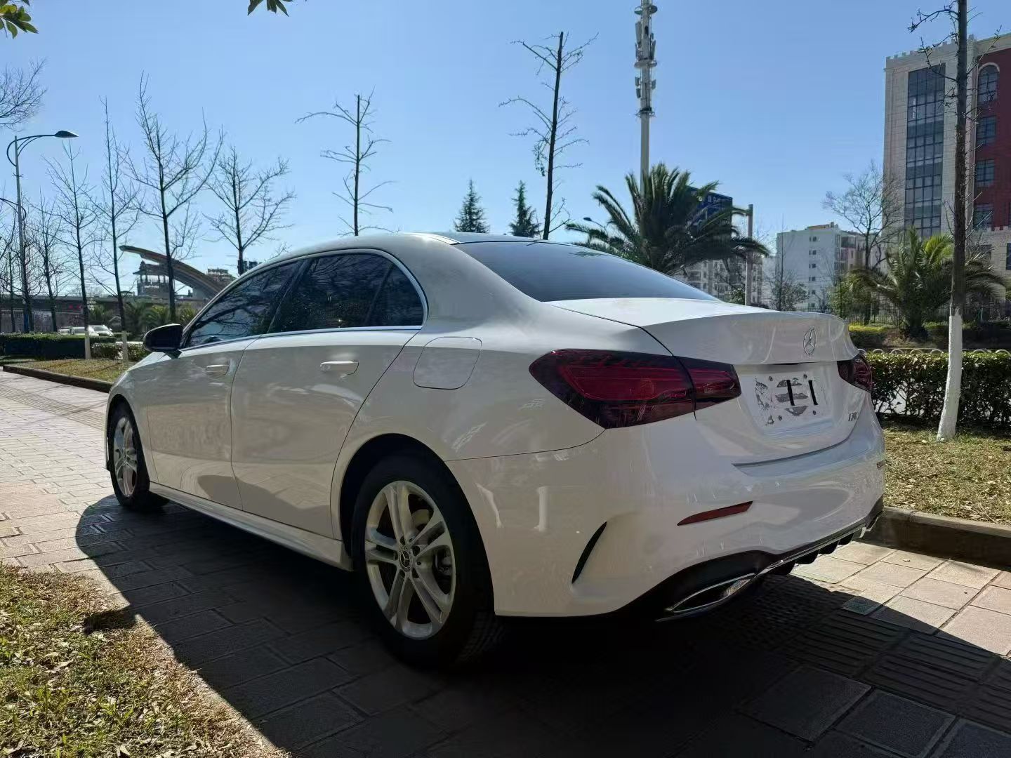 Mercedes-Benz A180L 2023 — миниатюра 7