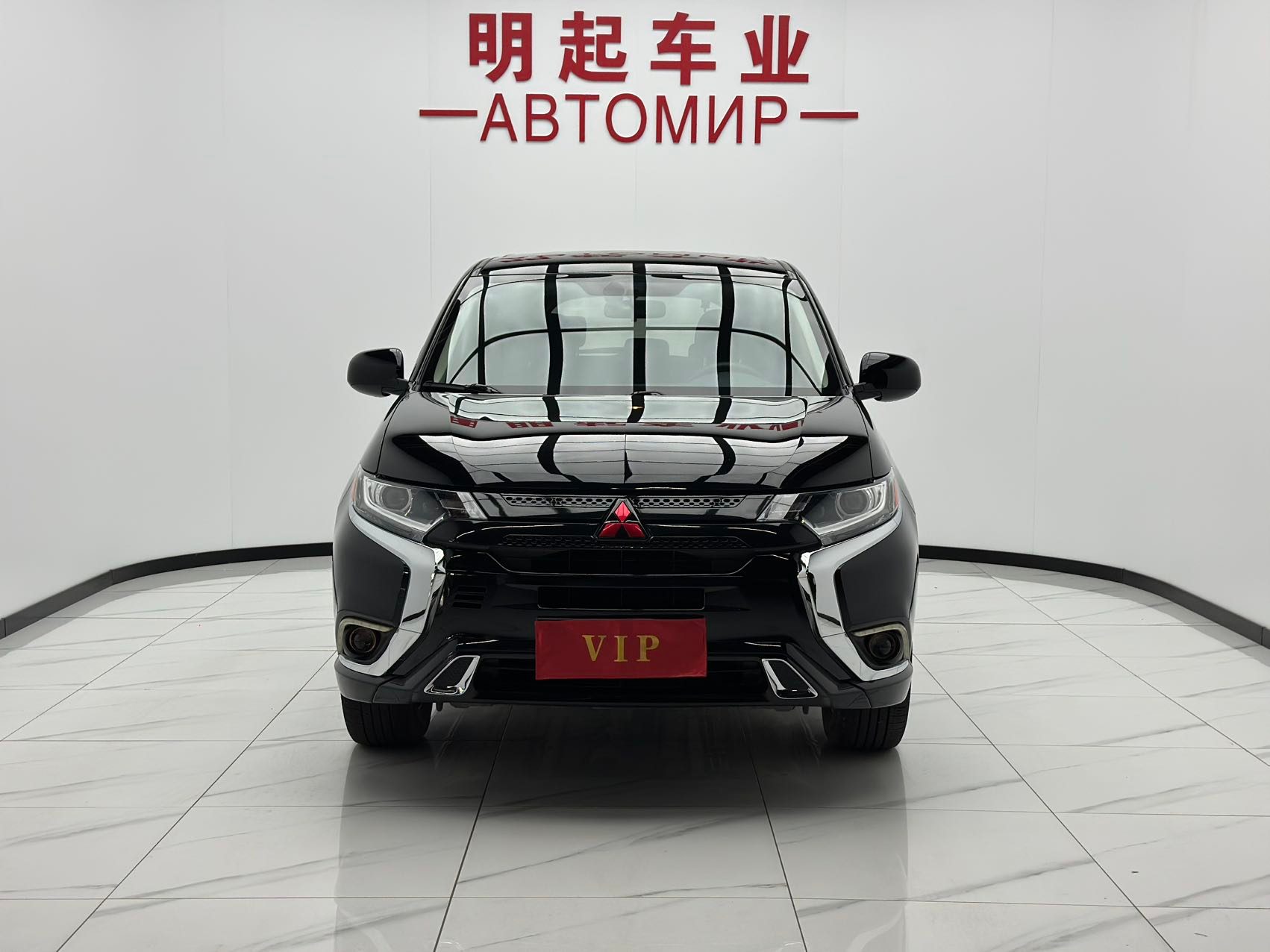Mitsubishi Outlander 2022 — фото 1