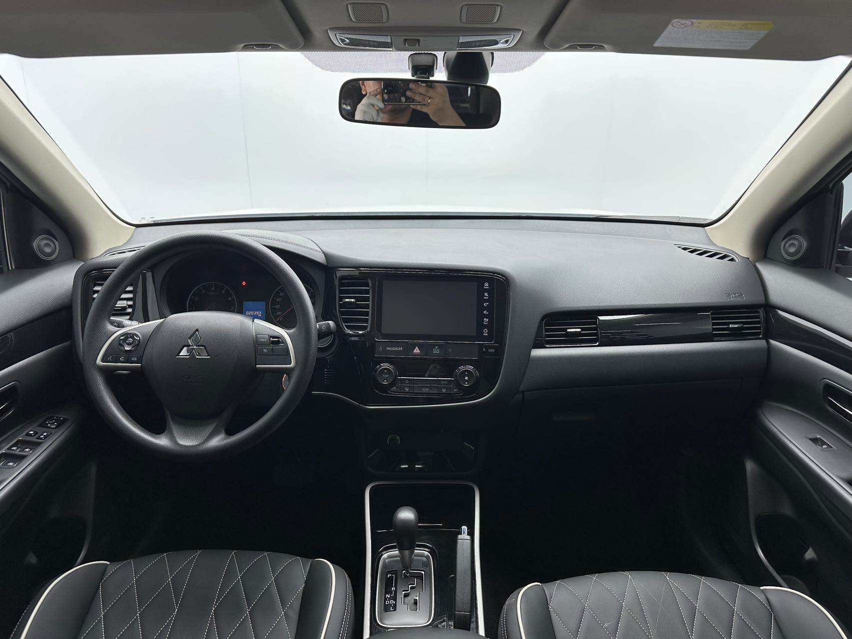 Mitsubishi Outlander 2022 — миниатюра 7