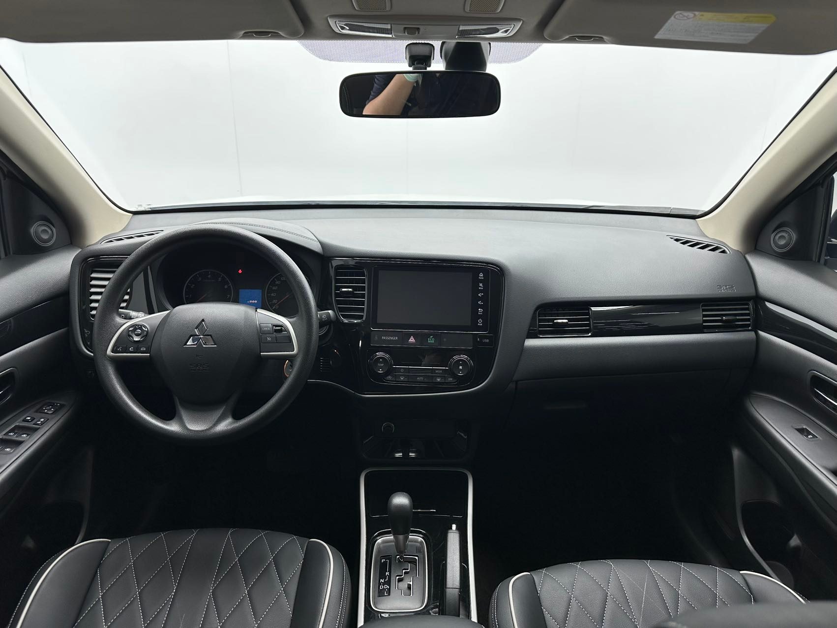 Mitsubishi Outlander 2022 — миниатюра 7