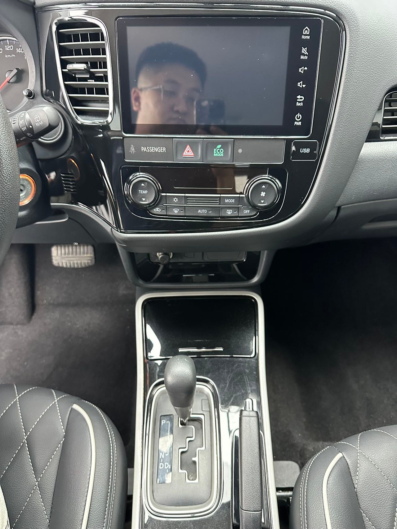 Mitsubishi Outlander 2022 — миниатюра 9