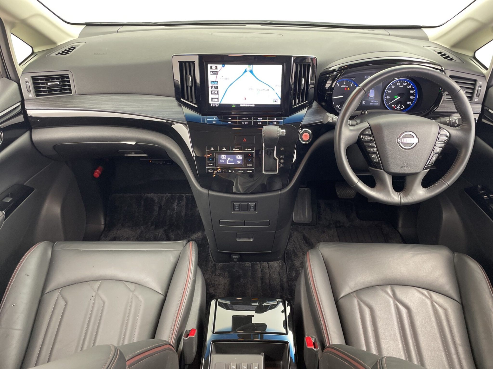 Nissan Elgrand 2023 — миниатюра 5