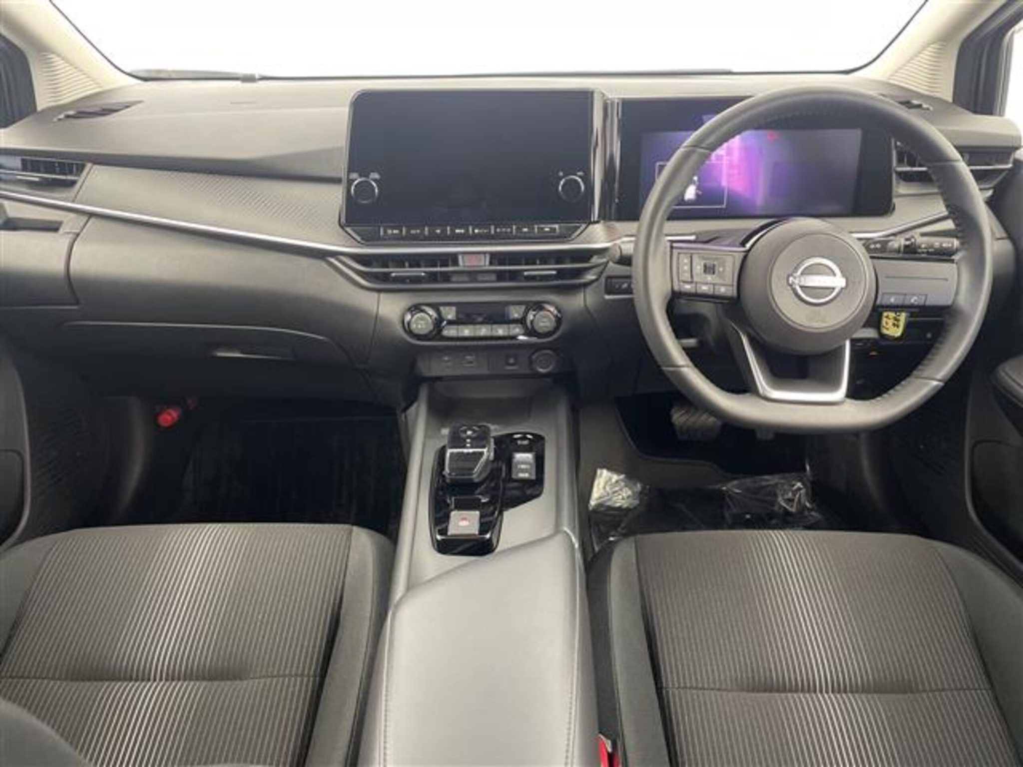Nissan Note 2021 — миниатюра 2