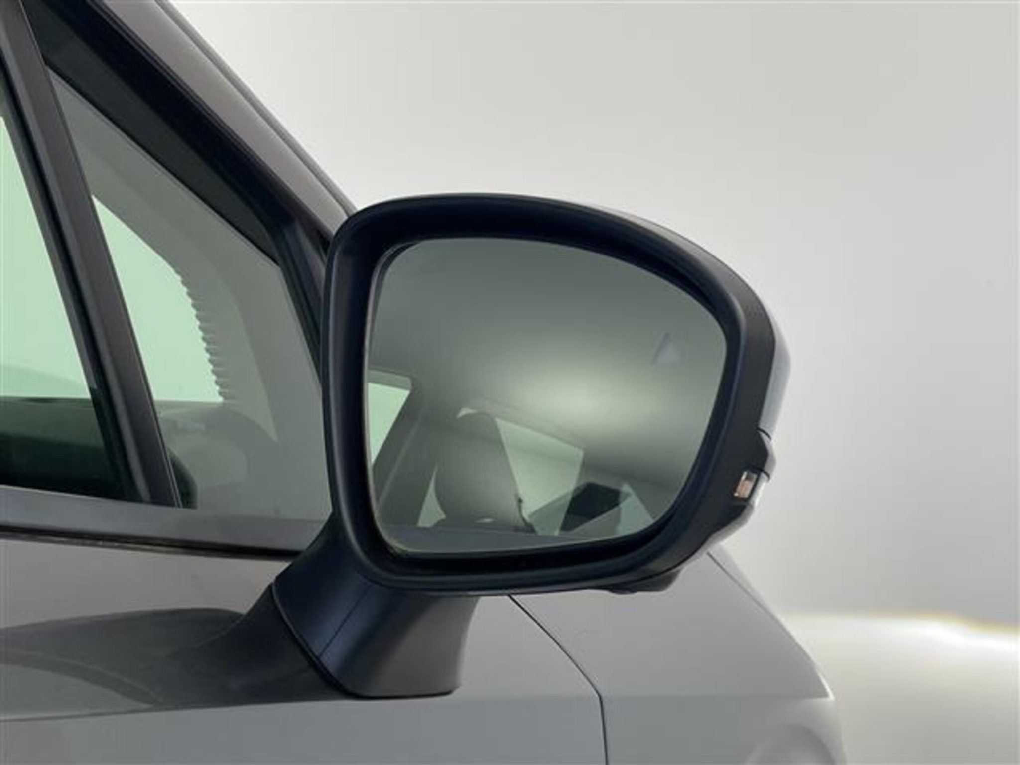 Nissan Note 2021 — миниатюра 5