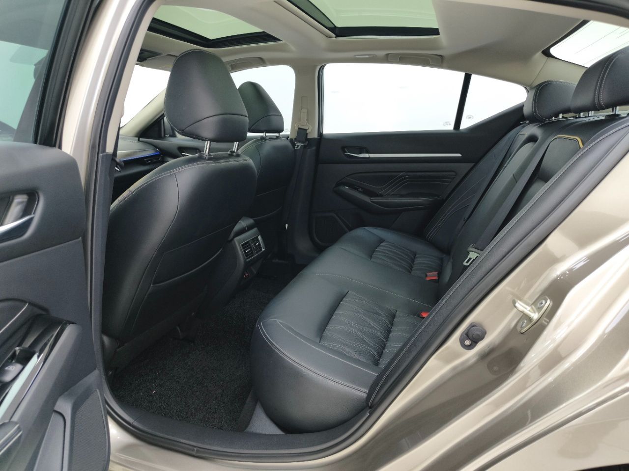 Nissan Teana 2022 — миниатюра 8