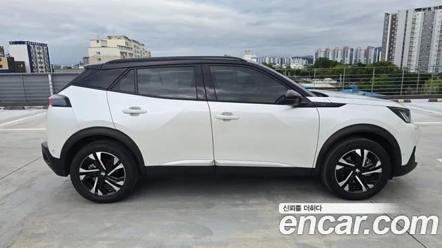 Peugeot 2008 2023 — миниатюра 4
