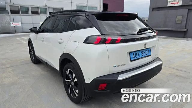 Peugeot 2008 2023 — миниатюра 7