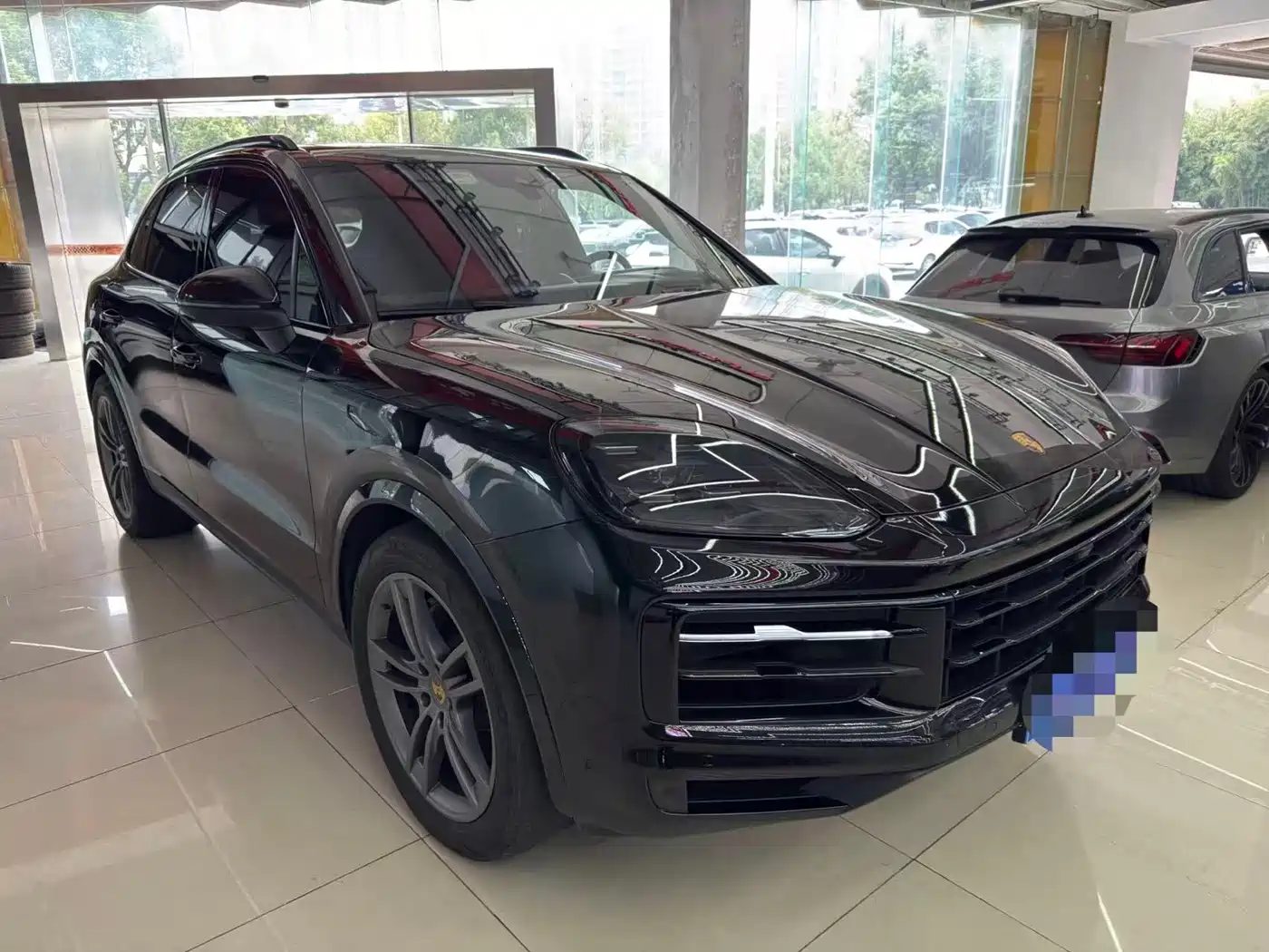 Porsche Cayenne 2024 — миниатюра 2