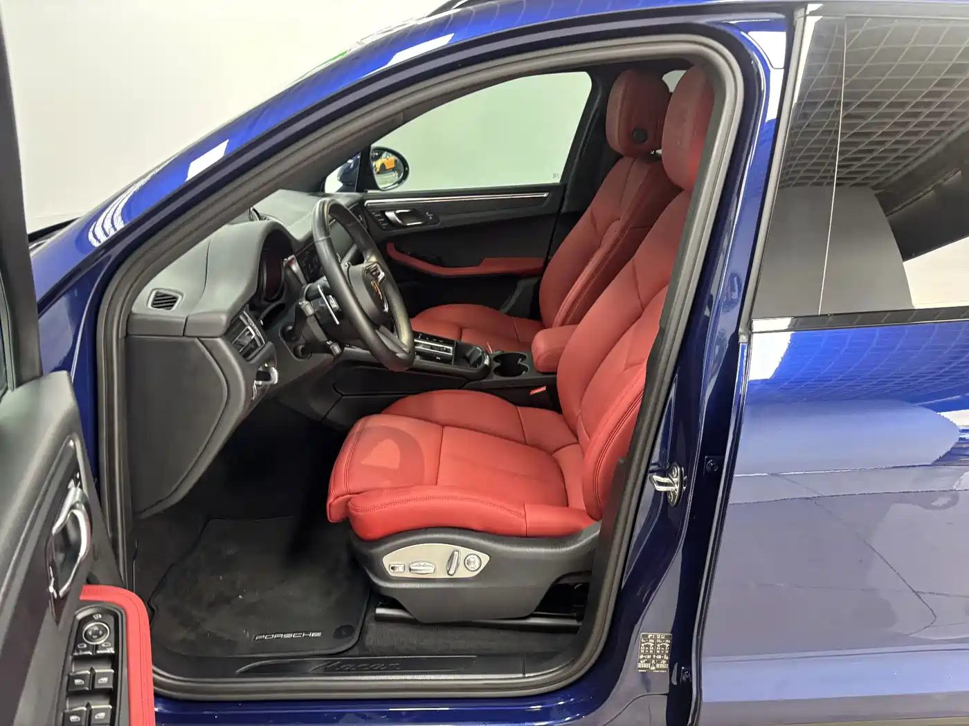 Porsche Macan 2022 — миниатюра 12