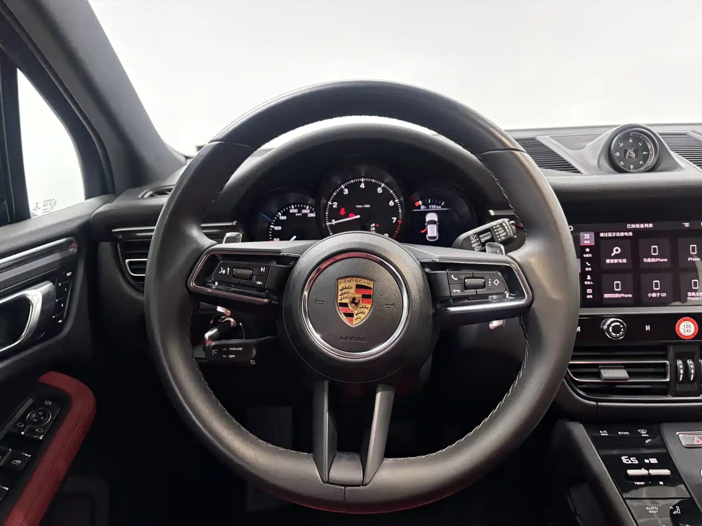 Porsche Macan 2022 — миниатюра 15