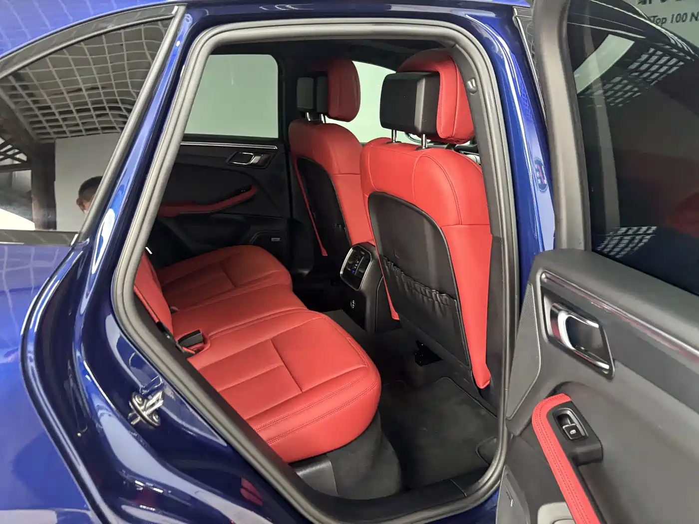 Porsche Macan 2022 — миниатюра 24