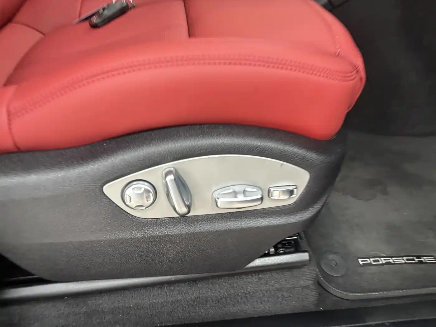 Porsche Macan 2022 — миниатюра 27
